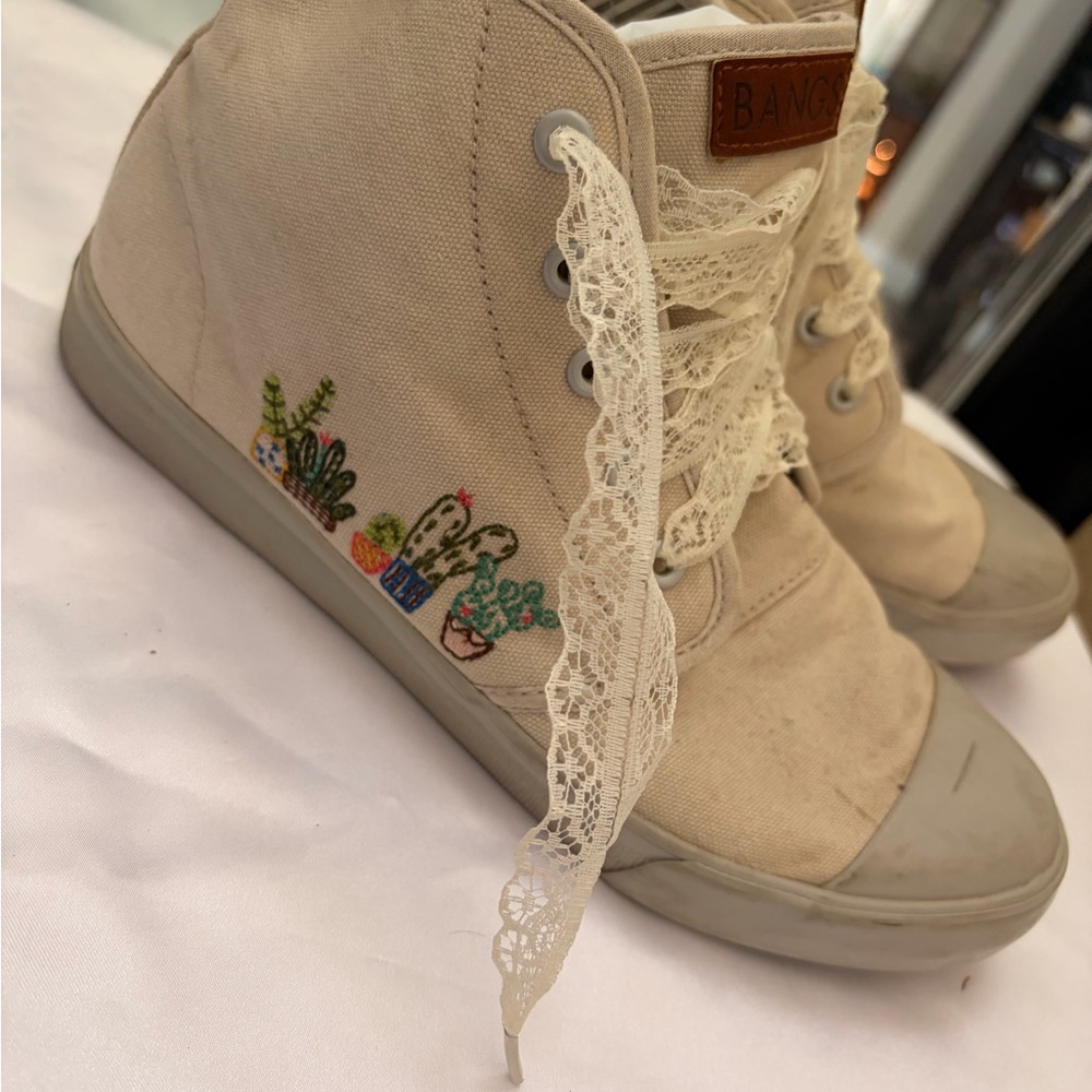Bangor Cream High-Top Sneakers with Cactus Embroidery